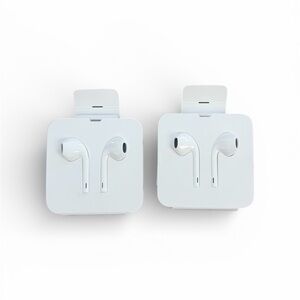 2 Apple Earbuds Wired Headphones with Built-in Microphone & Volume Control-NWT